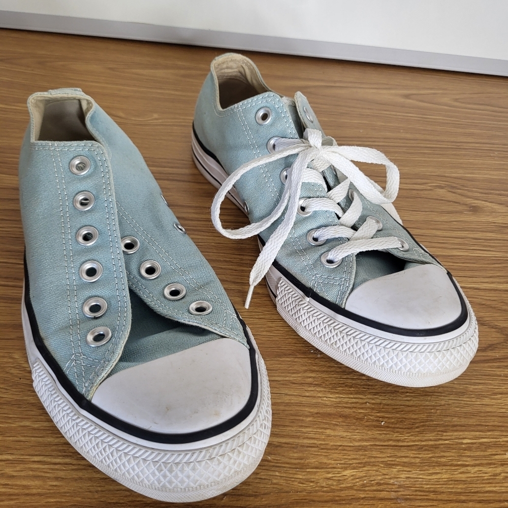 Converse Light Blue Canvas Low-Top Sneakers Mens Size 8 Womens Size 10